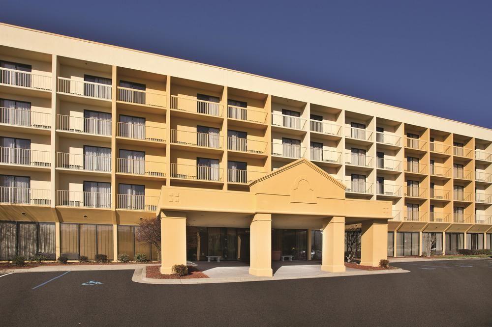 Hotel La Quinta & By Wyndham Tricities Airport Kingsport