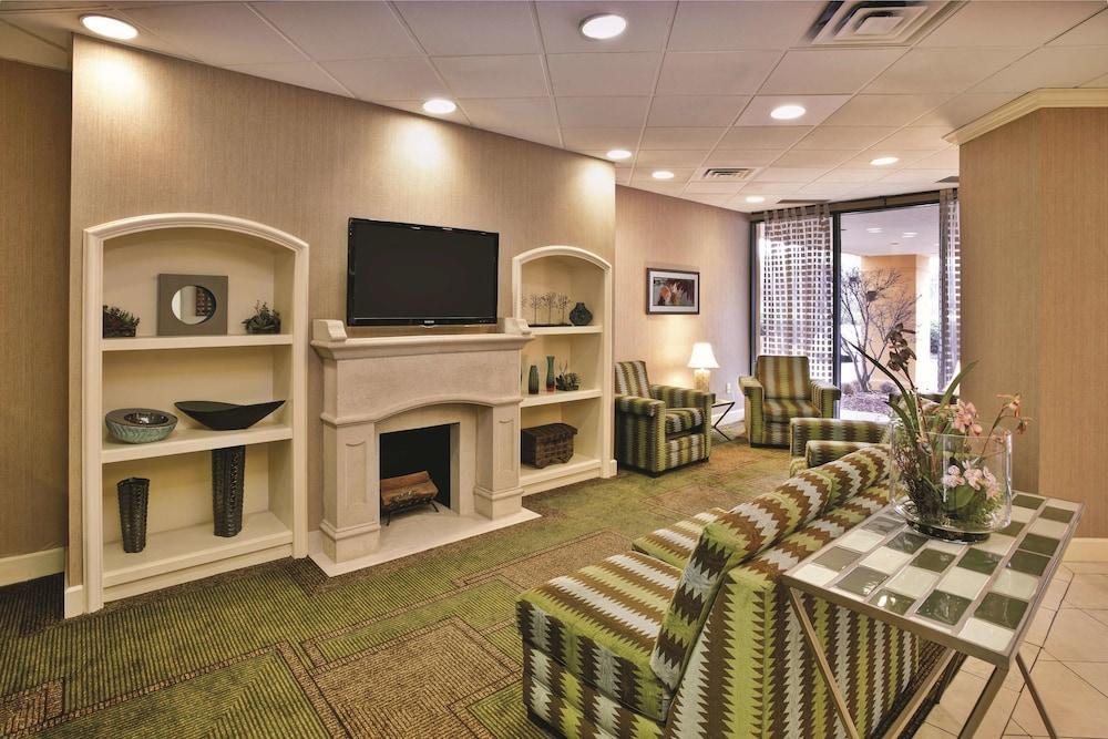 La Quinta & By Wyndham Tricities Airport Kingsport