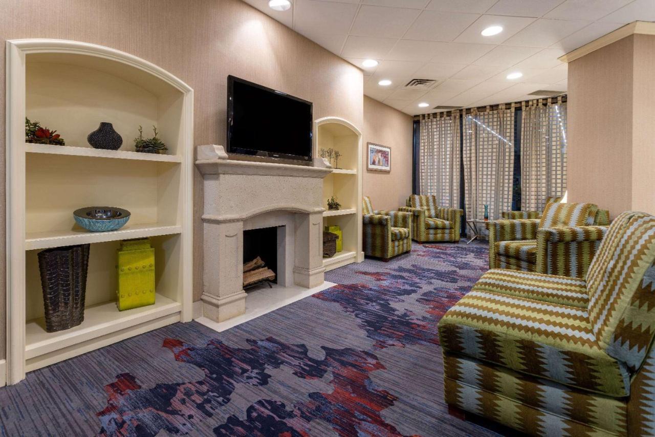 La Quinta & By Wyndham Tricities Airport 3*