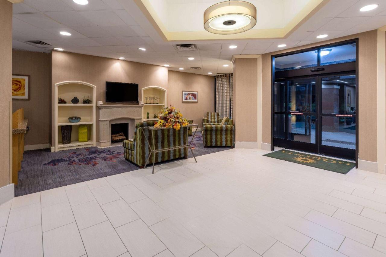 La Quinta & By Wyndham Tricities Airport 3*