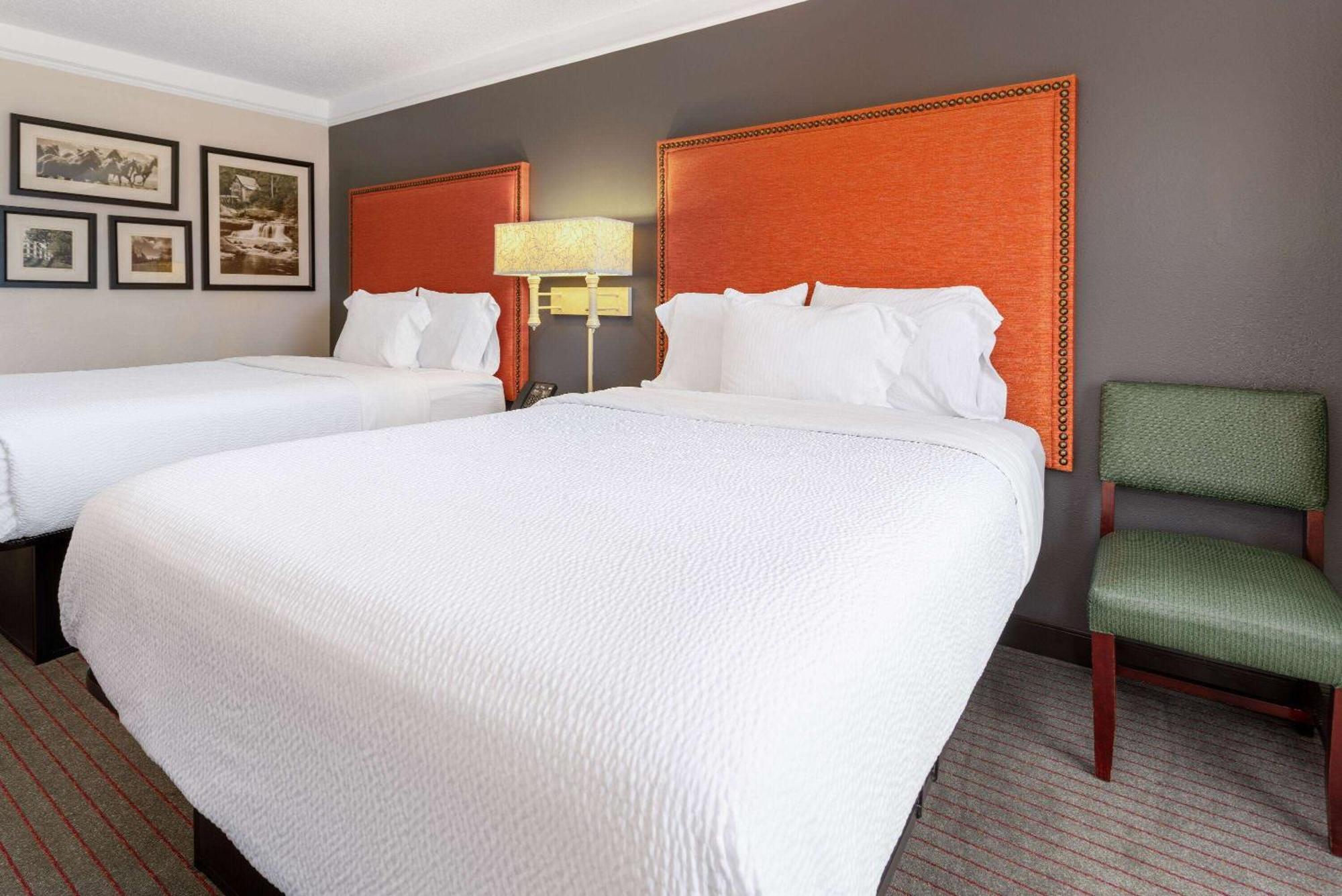 Hotel La Quinta & By Wyndham Tricities Airport 3*