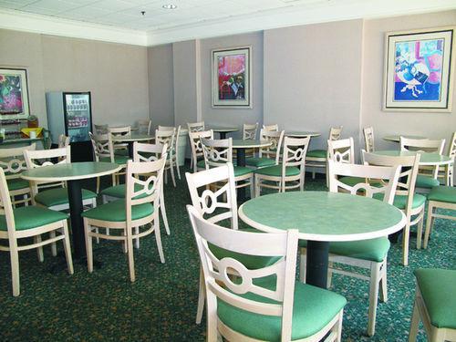 La Quinta & By Wyndham Tricities Airport 3*
